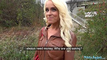 play He pays this whore to have total sex