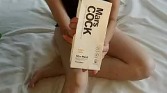 Jouer Anya Toystest cavalca un dildo realistico come una professionista in questo bollente video fatto in casa