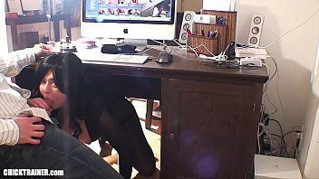 Afspelen Futai met zeer corpulente teef