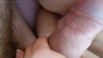 تشغيل Braila المرأة ذات الثدي الكبير الذي يتم اختراقه بعمق بواسطة قضيب كبير