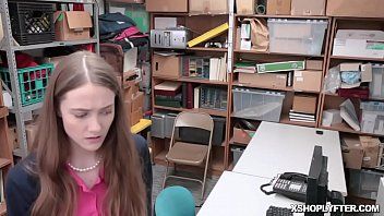 Odtwórz Matka pozbywa się sprawy karnej po tym, jak xxx szaleje z policją