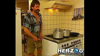 تشغيل جبهة مورو xxx hd مع طباخ تخترق موظفها عندما تطبخ