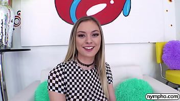 Abspielen Xxx beim Casting mit so einem sexy Teenager