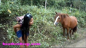 Jouer Merveilleuse teen blonde baisée avec une longue bite films xvideos avec des chevaux animaux