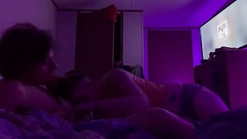 play Alle ragazze vergognose piace fare porno notte dopo notte