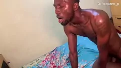 تشغيل كس في سن المراهقة الرطب لا يمكن أن يقاوم الديك الأسود الكبير لصديقها - الاباحية محلية الصنع